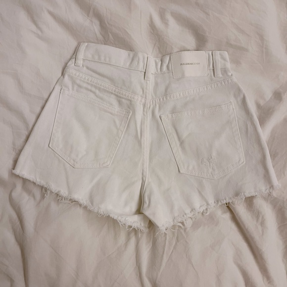 pull and bear white denim shorts - Picture 3 of 3